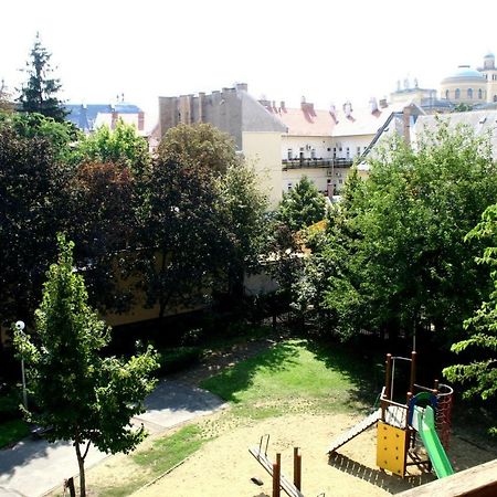 F&M Apartman Eger Extérieur photo