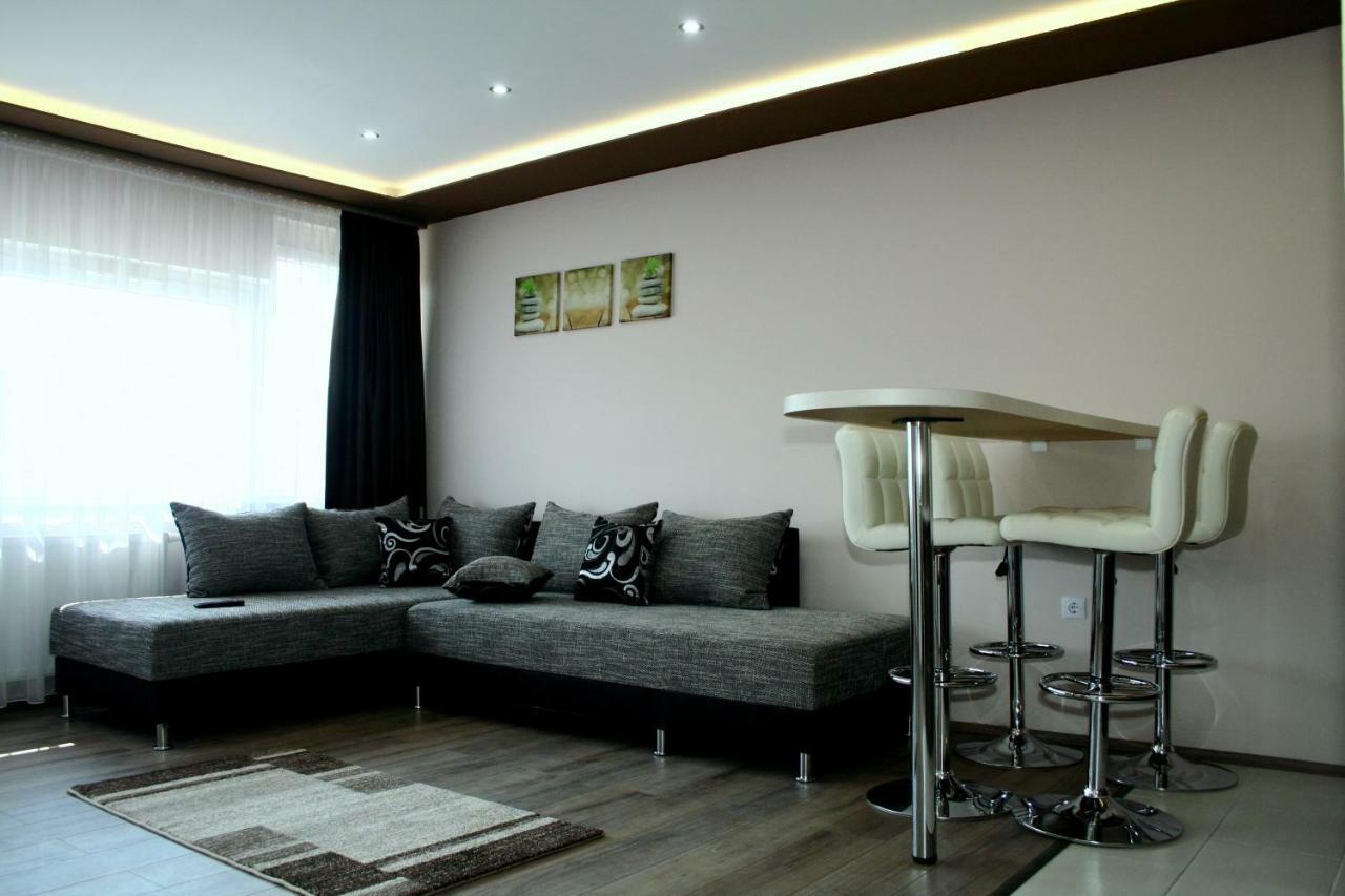 F&M Apartman Eger Extérieur photo