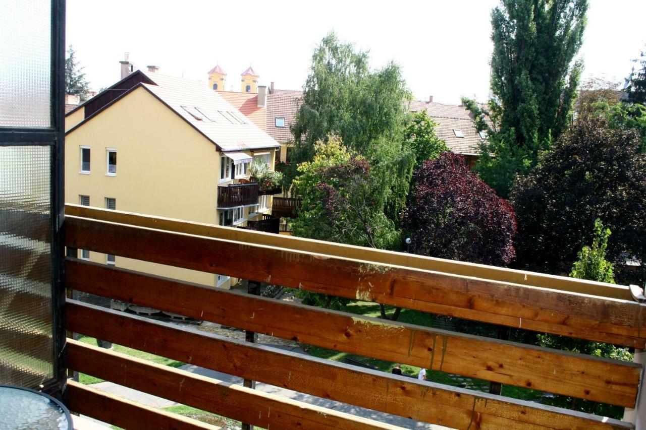 F&M Apartman Eger Extérieur photo