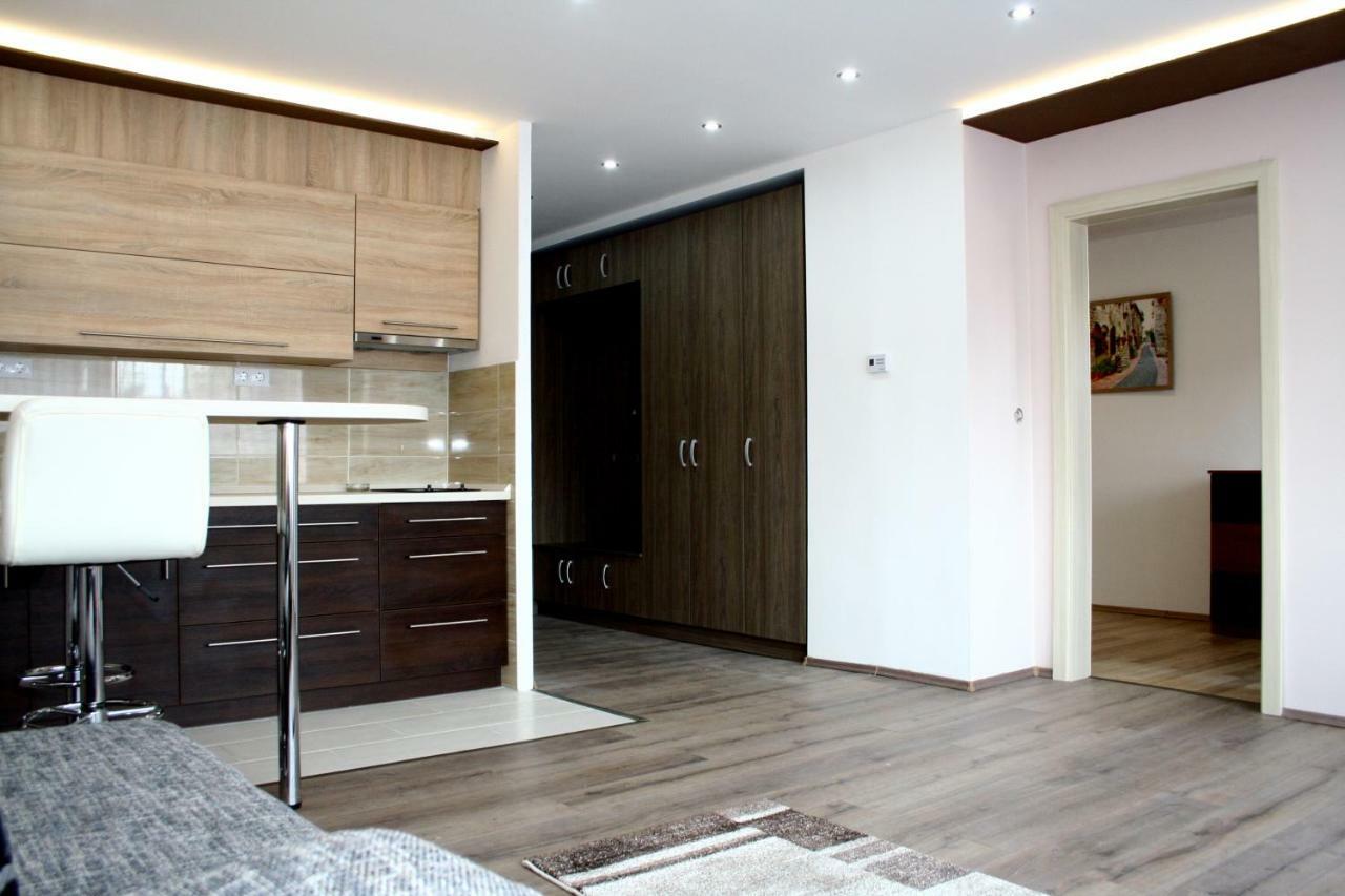 F&M Apartman Eger Extérieur photo